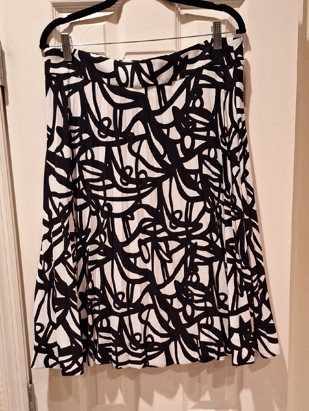 J. Crew - Black and White Graphic Pleated Skirt - 12